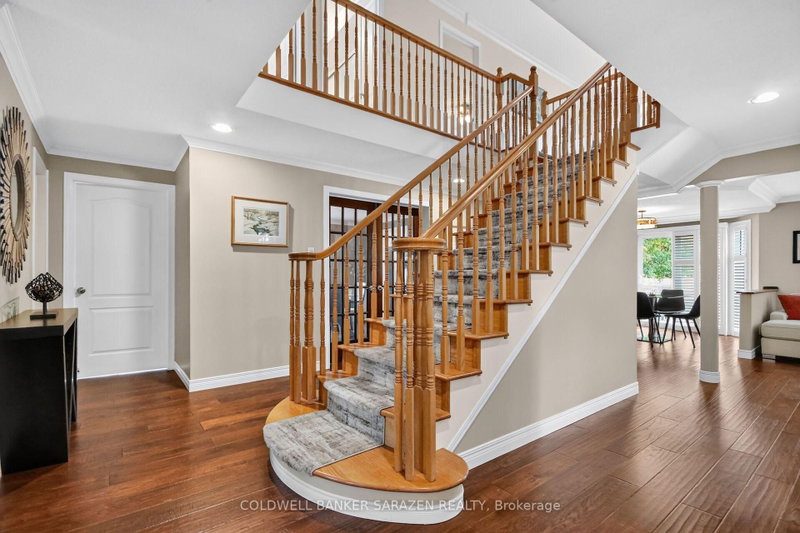 12 YARWOOD Crt photo 5