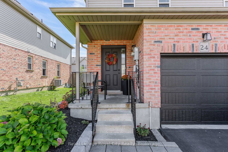 24 Brookfield Cres photo 2