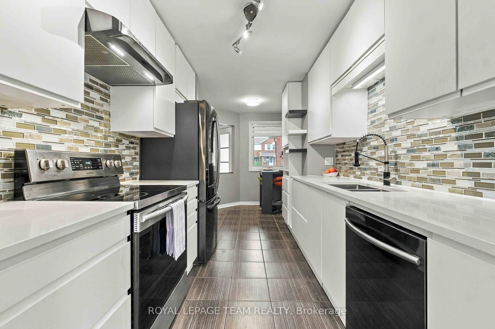 68 Woodbury Crescent • Ottawa, ON photo 13