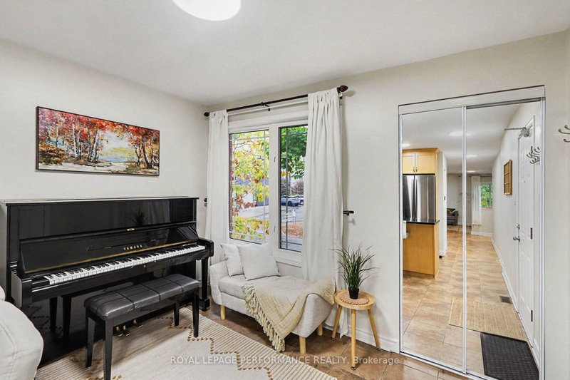 458 LeBoutillier Ave photo 3