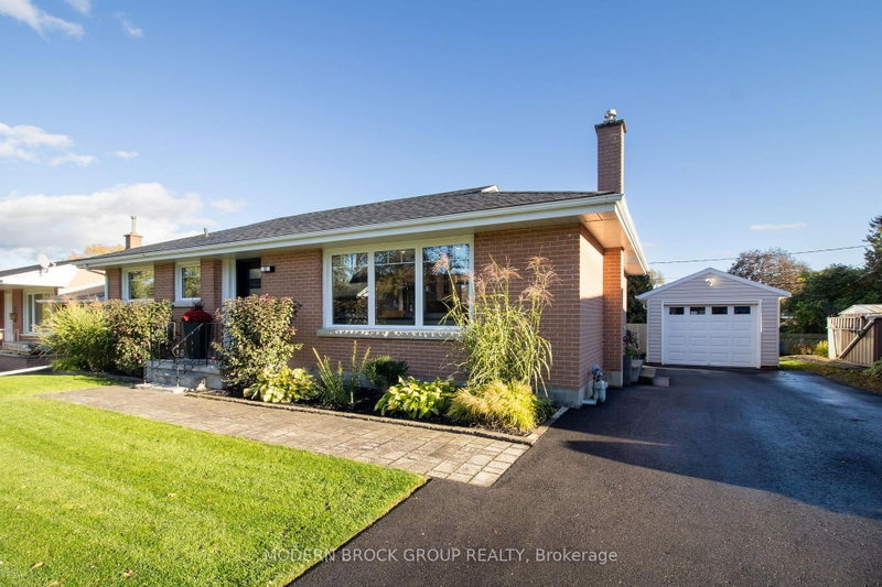10 Manor Dr photo 2
