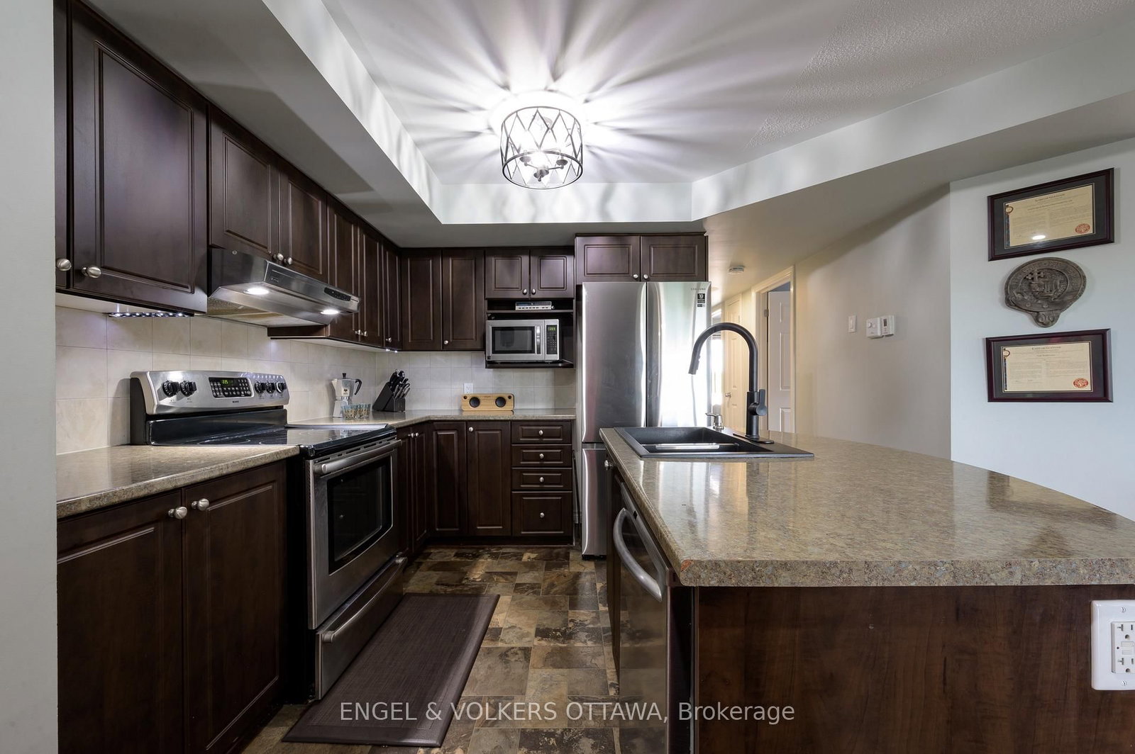 7-50 Barnstone Dr, Ottawa, view 9