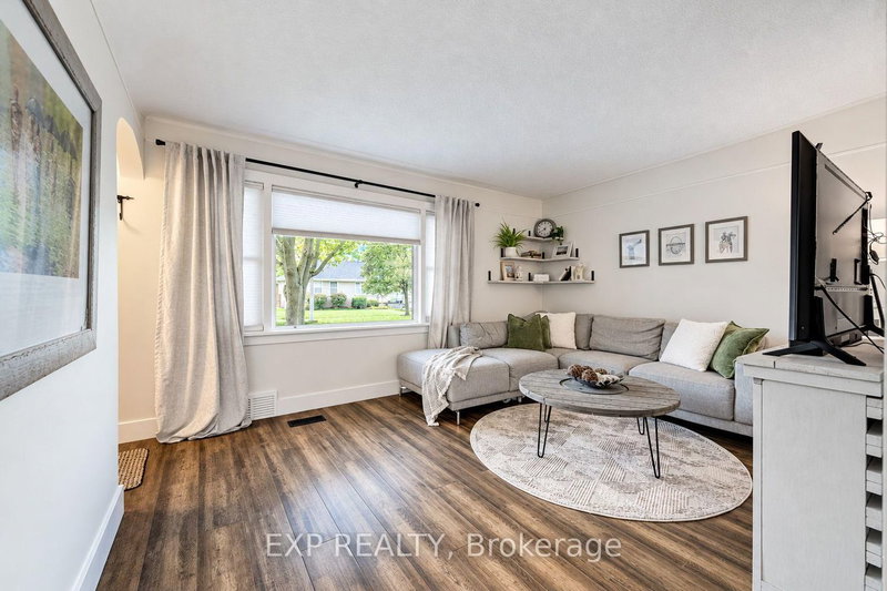 36 Crestwood Ave photo 4