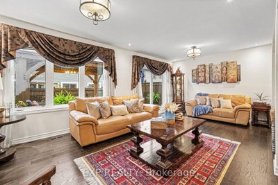 428 White Arctic Avenue • Ottawa, ON photo 6
