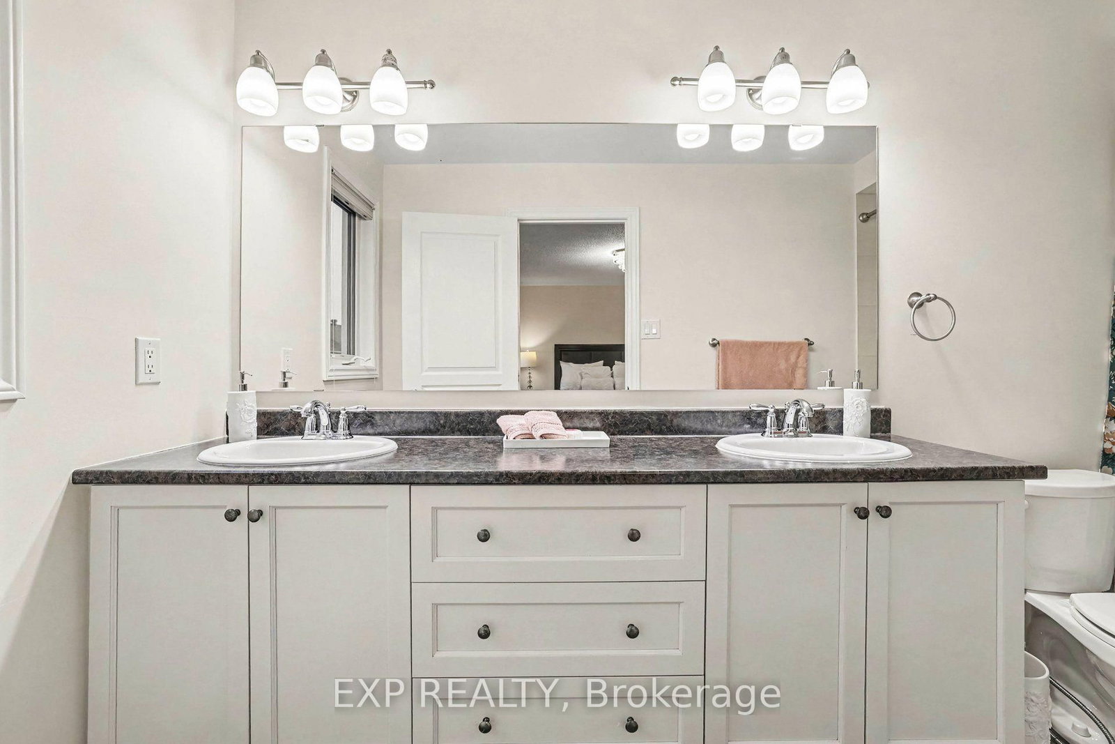 428 White Arctic Avenue • Ottawa, ON photo 26