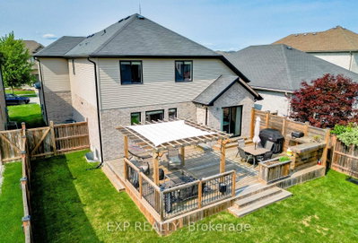 3200 Jinnies Way • London South, ON photo 3