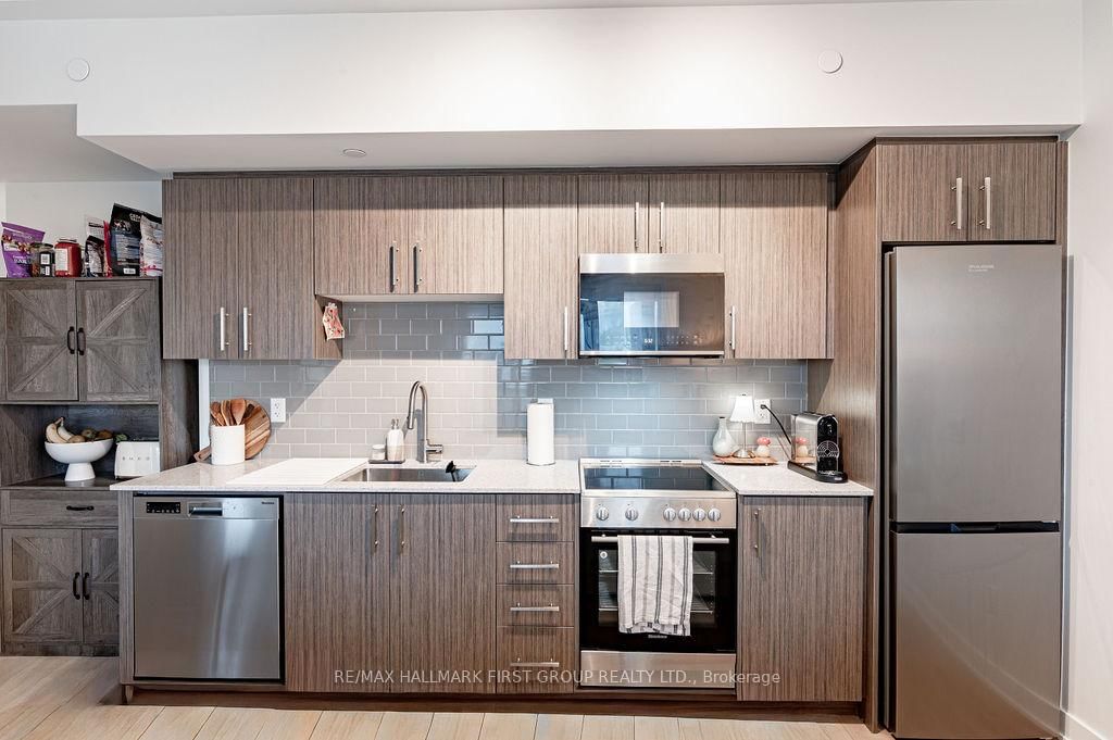 610-25 Wellington St, Kitchener, view 10
