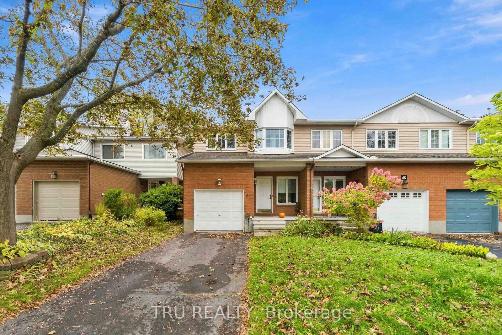 62 Hunter's Glen Crescent