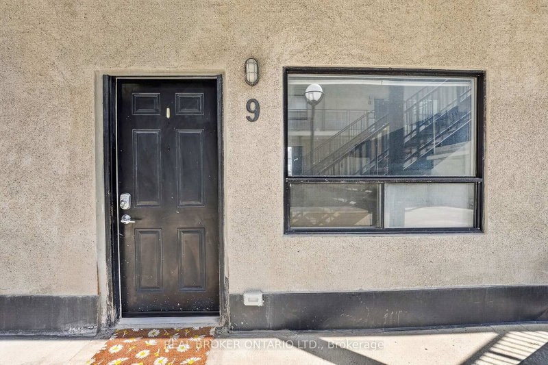 12 Bridgeport Rd E photo 4