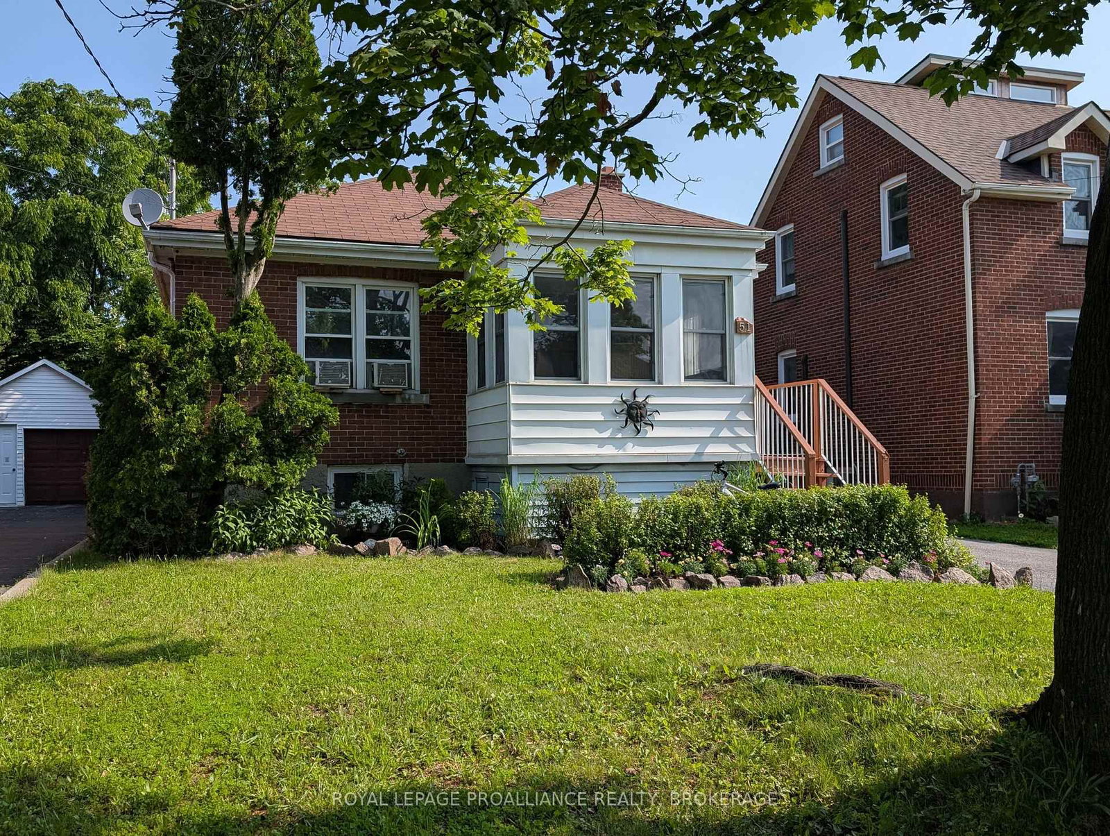 51 Dundas Street