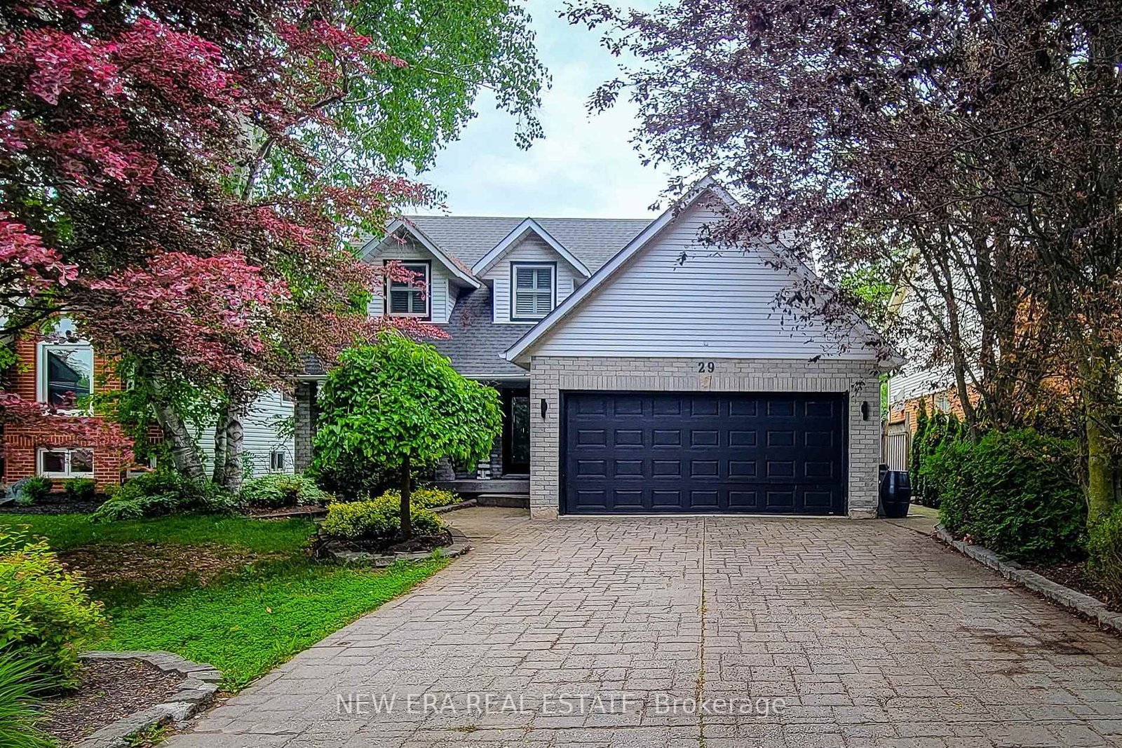 Detached House for sale at 29 Woodside Square, Pelham, Ontario, L3E 0M7 - Fonthill - MLS: X14081674