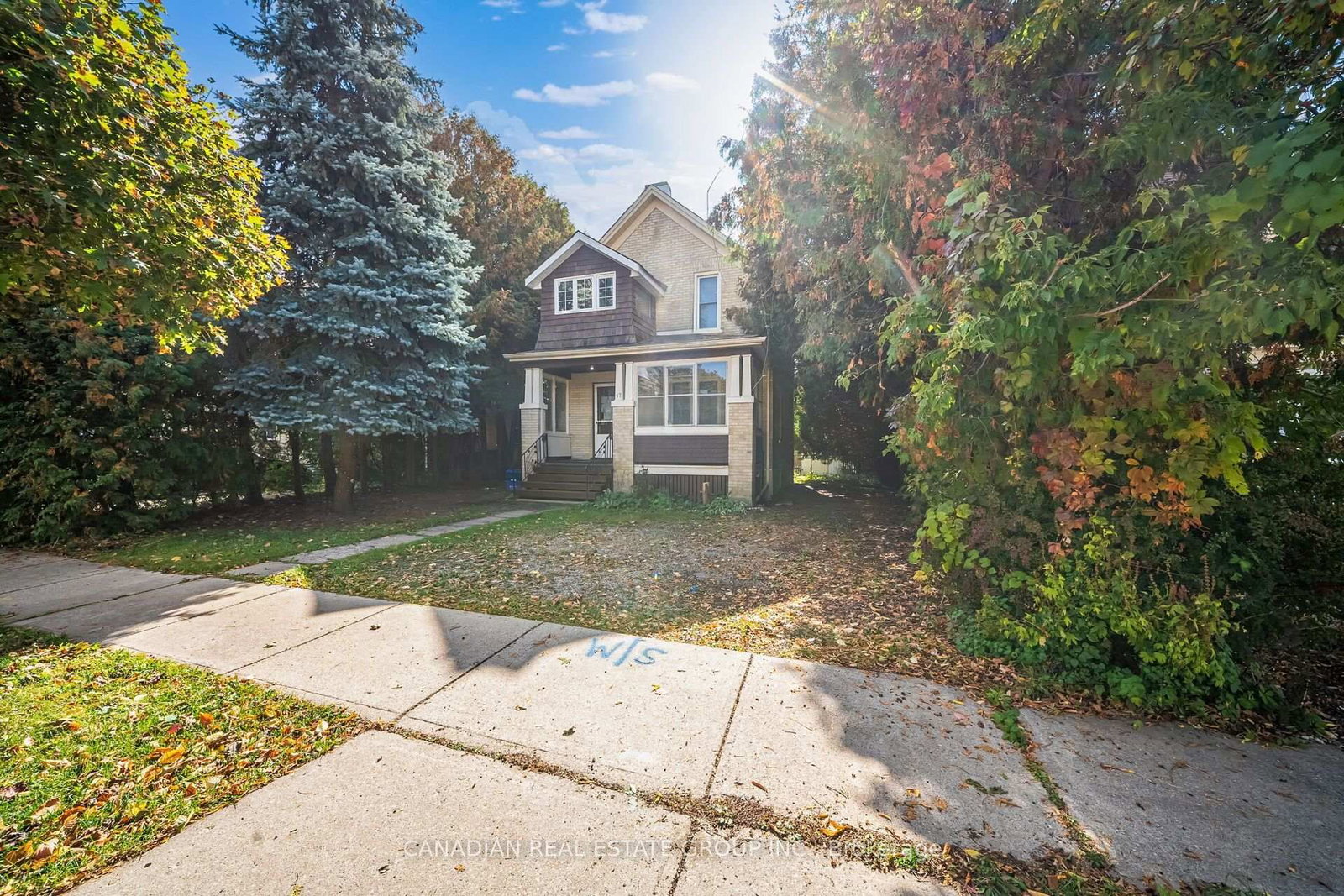 17 Oak Street • Kitchener, ON photo 2