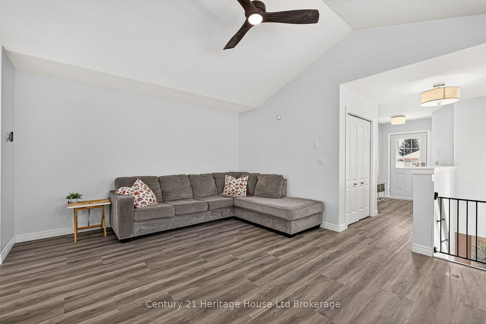 10 Potters Way • Woodstock, ON photo 14