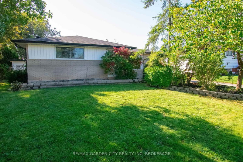 15 Karen Cres photo 1