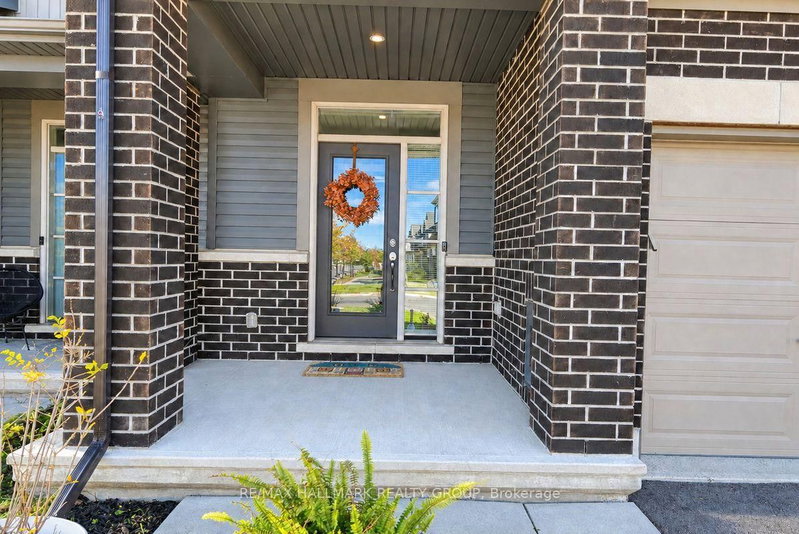 514 Hyssop St photo 2