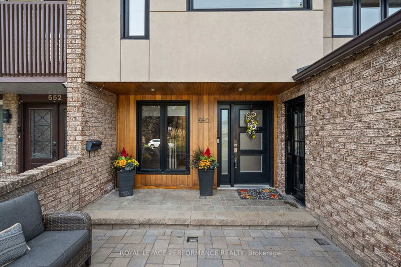 550 Foxview Pl photo 2