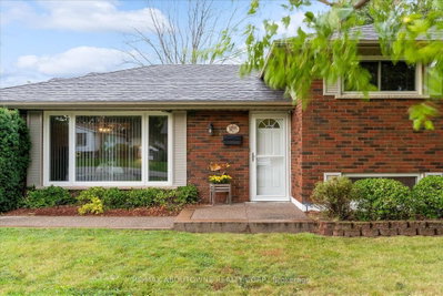 7 Douglas Avenue • Grimsby, ON photo 2