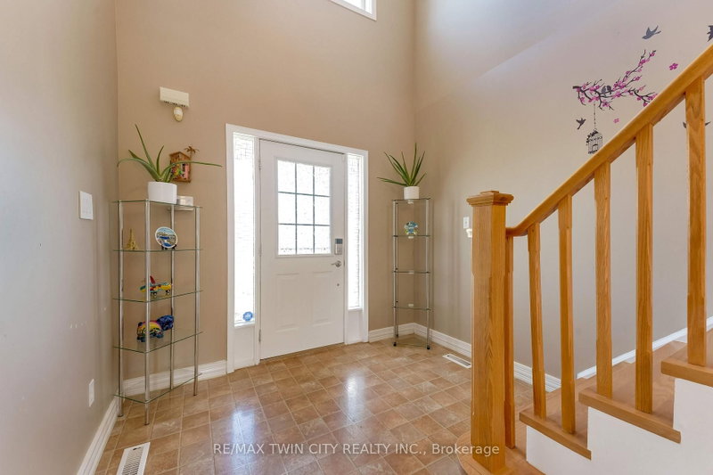 320 Brandenburg Pl photo 4