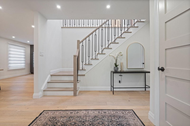 7 Carl Cres photo 4