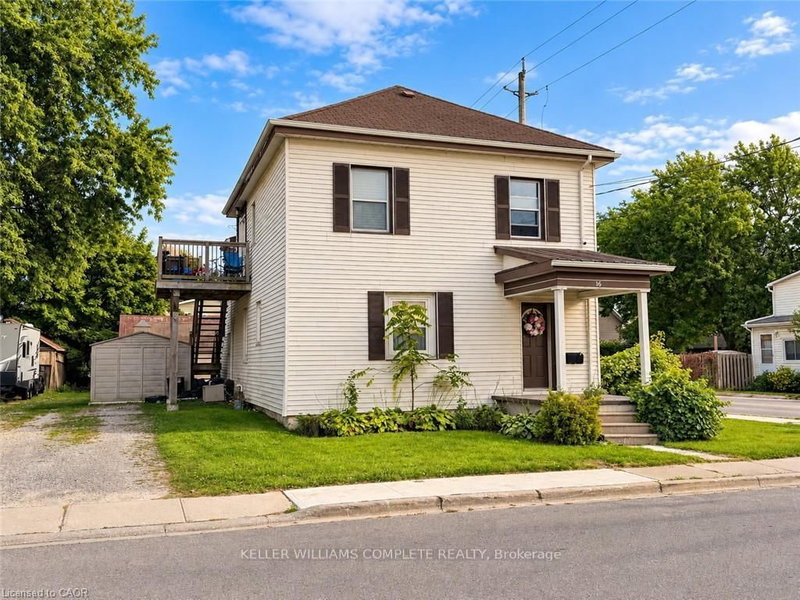 16 ALMA St N photo 4