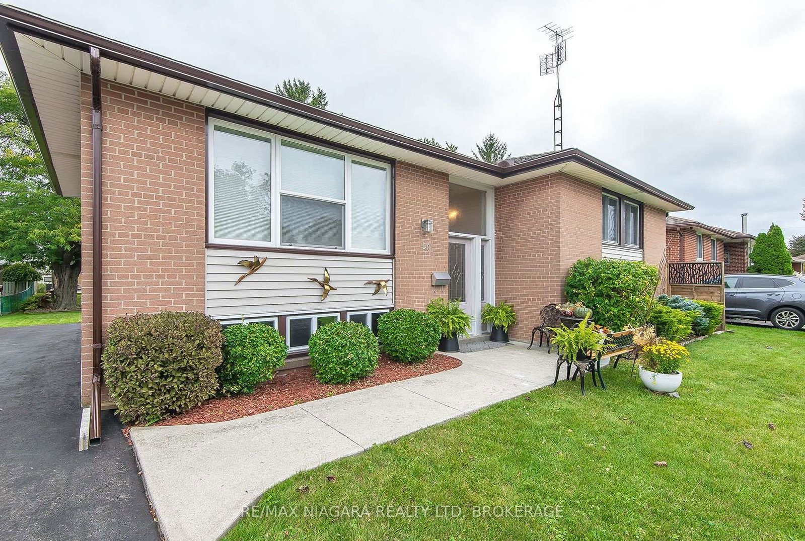 10 First Avenue • Port Colborne, ON photo 3