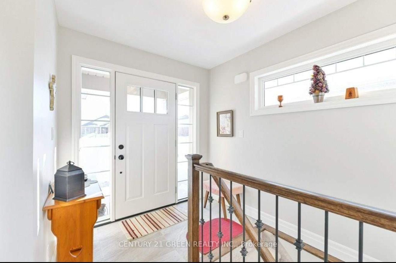 100 Spruce Gardens Court • Belleville, ON photo 4