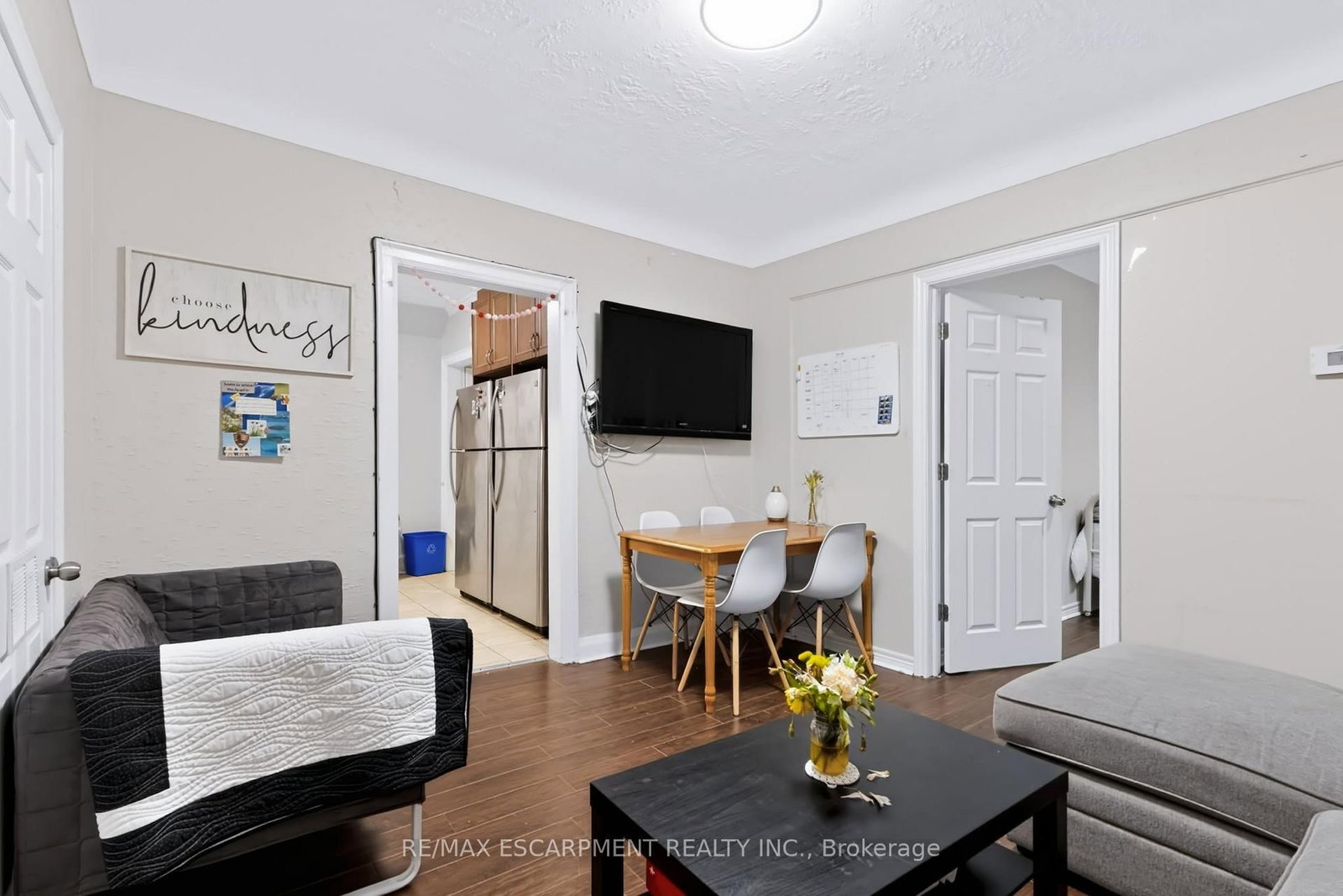 27 Forsyth Avenue S • Hamilton, ON photo 9