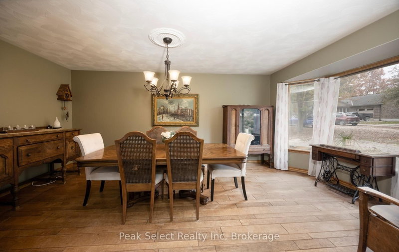 5 Rowland St photo 5