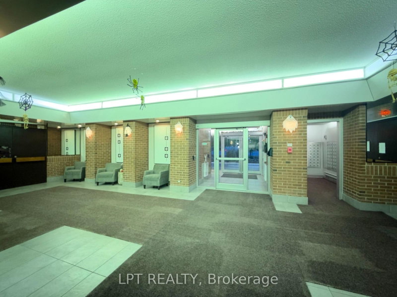 1380 Prince of Wales Dr S photo 3