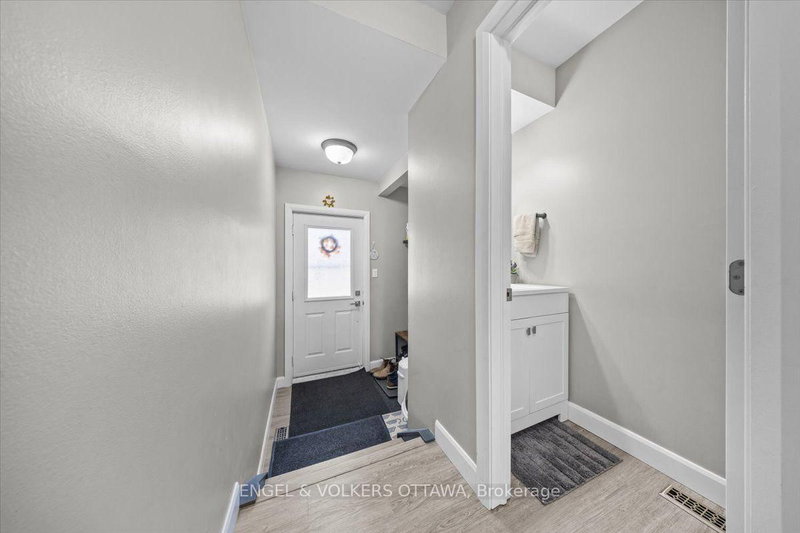47 Bentbrook Cres photo 2