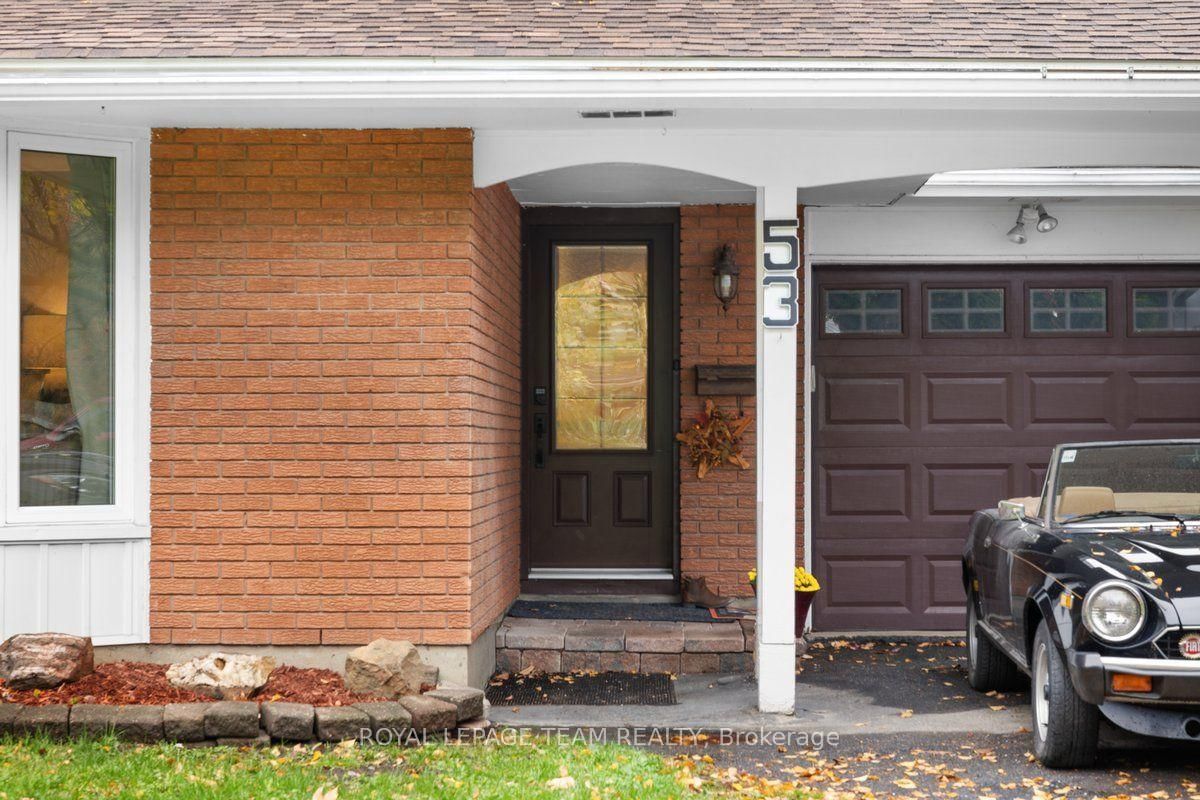 53 Meadowbank Drive • Ottawa, ON photo 2