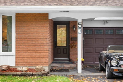 53 Meadowbank Drive • Ottawa, ON photo 2
