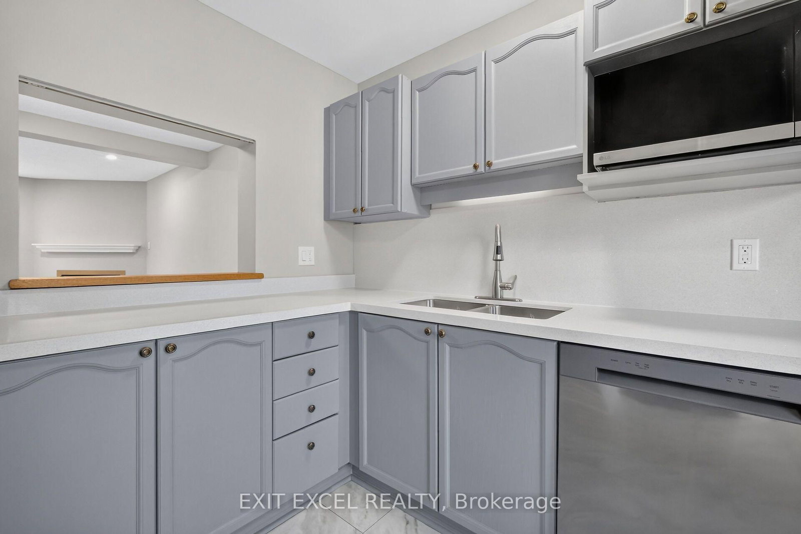 2712 Baseline Road • Ottawa, ON photo 20