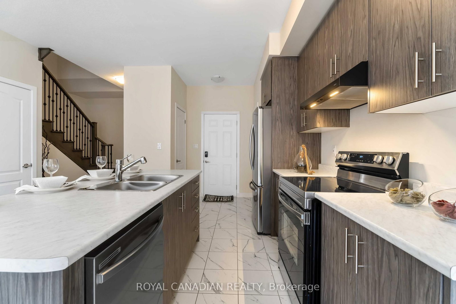 10 Lemon Avenue • Thorold, ON photo 11