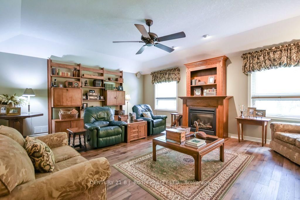 1029 & 1031 COWBELL Lane • Gravenhurst, ON photo 7