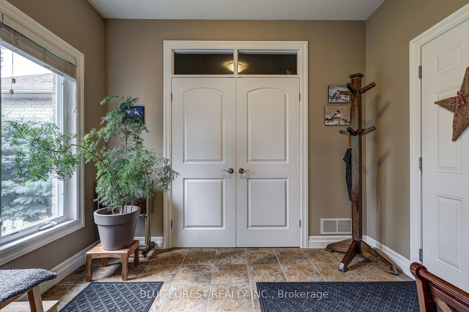 2058 WESTPOINT Heights • London South, ON photo 12