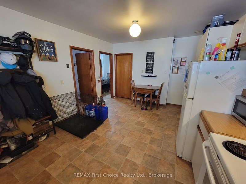 1006 Scott St photo 2