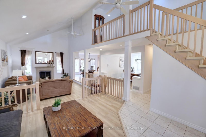 79 Westlawn Dr photo 1