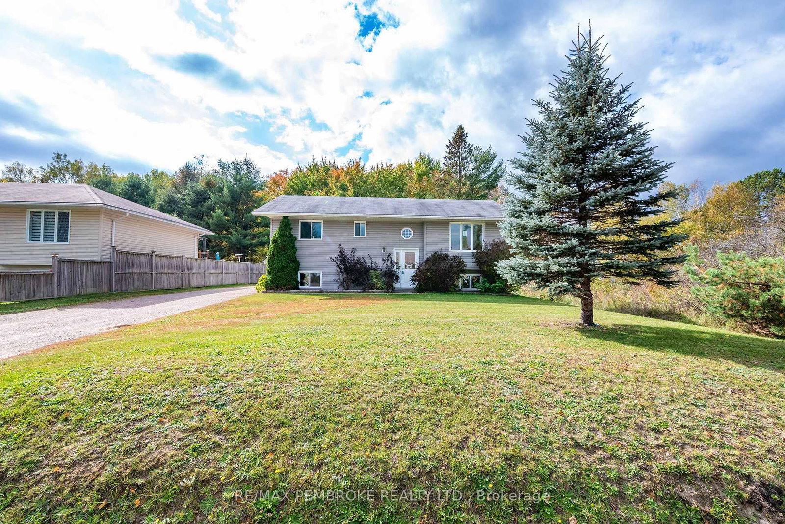 18 Joseph Street • Chalk River, ON photo 3