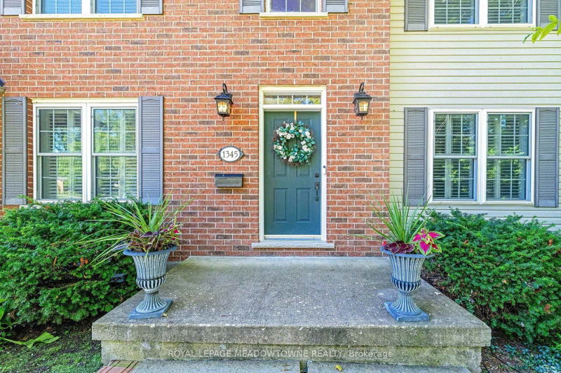 1345 Parkside Ave photo 3