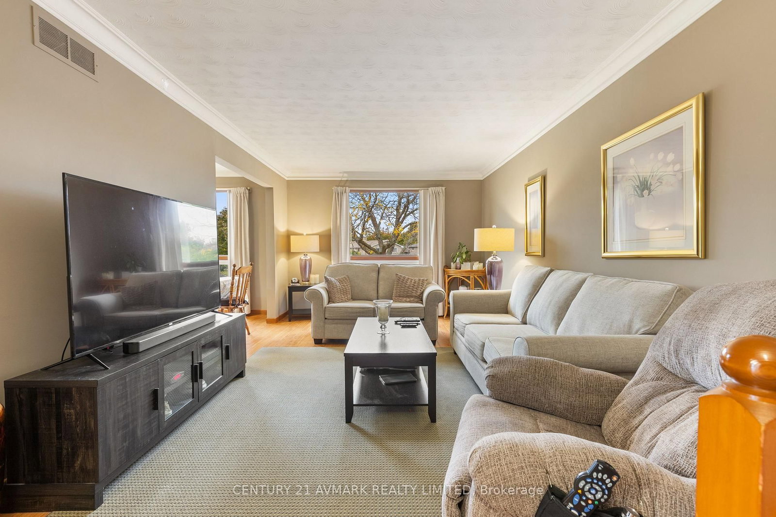 24 Huntington Circle • Welland, ON photo 12