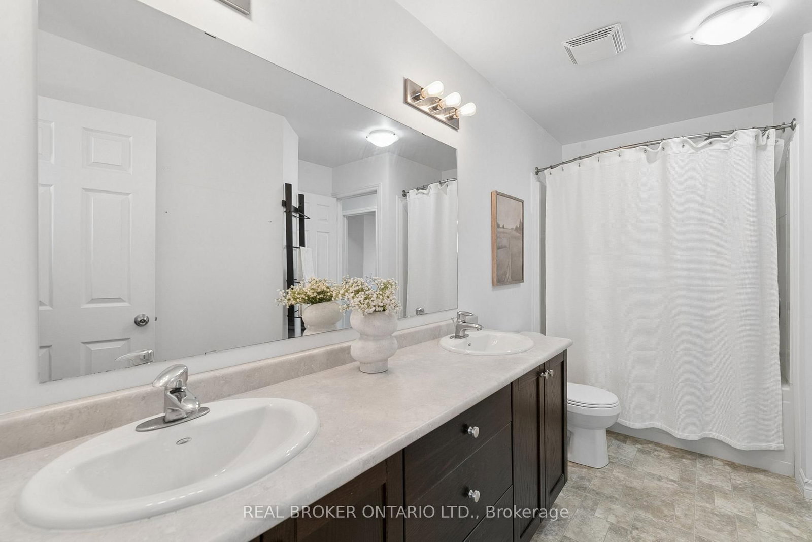 42 RENFREW Street • Kitchener, ON photo 16
