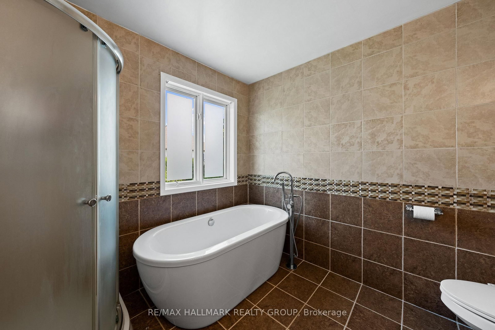 2104 Sandy Oaks Drive • Ottawa, ON photo 27