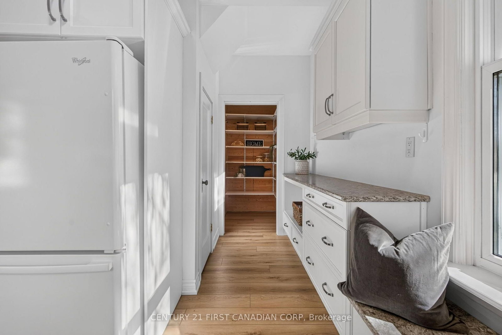 12 Charles Street • Middlesex Centre, ON photo 11