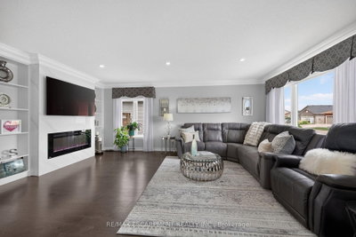 18 LINDA Crescent • Haldimand, ON photo 8