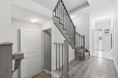 19 HIBISCUS Lane • Hamilton, ON photo 4