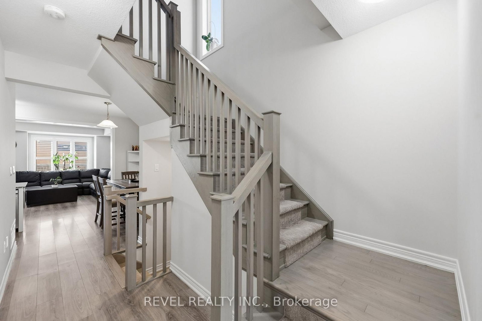 19 HIBISCUS Lane • Hamilton, ON photo 3