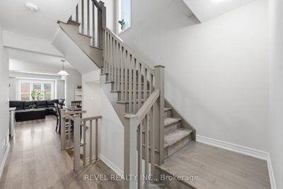 19 HIBISCUS Lane • Hamilton, ON photo 3