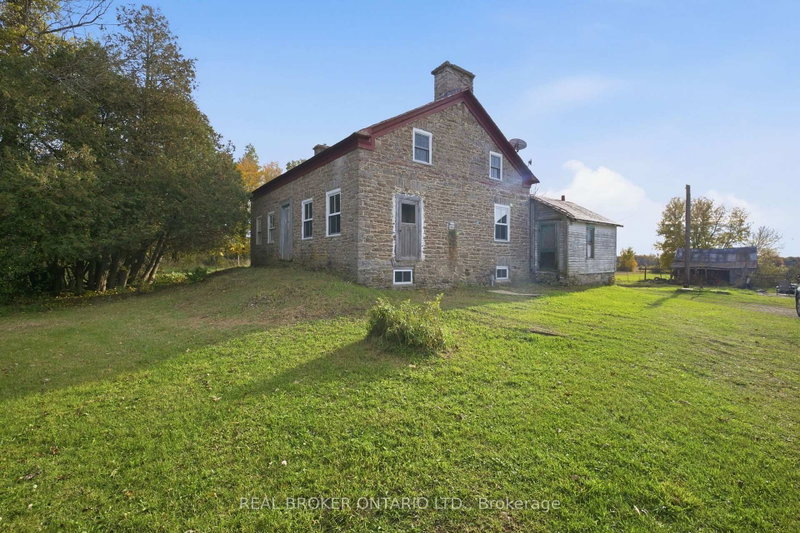 540 Townline Rd photo 5