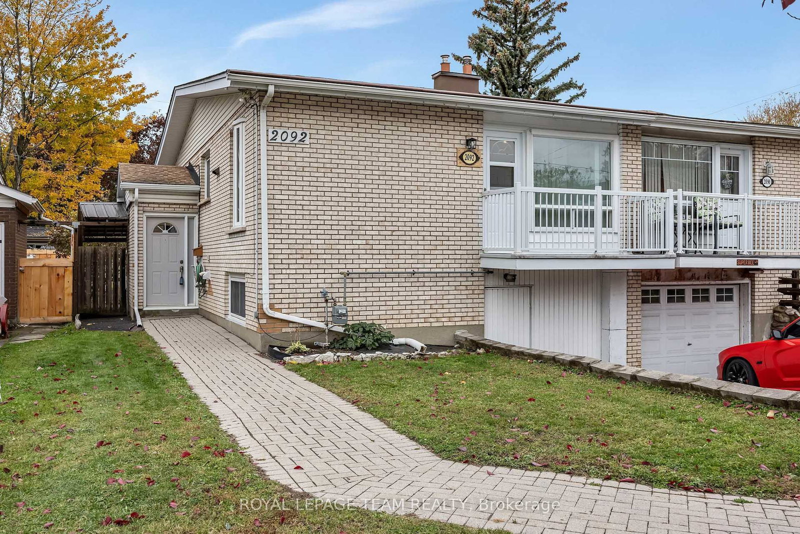 2092 St Laurent Boulevard • Ottawa, ON photo 2